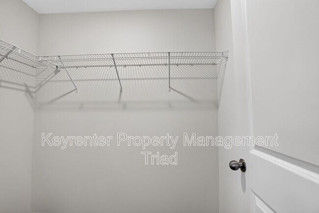 Building Photo - 3012 Highlander Pt