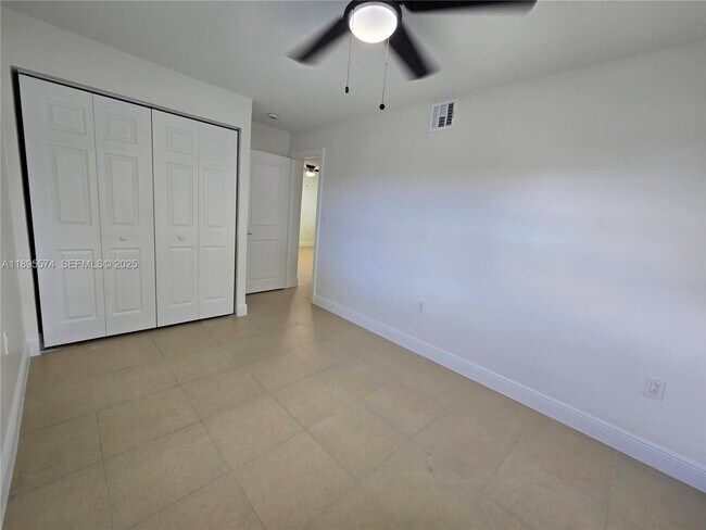 Building Photo - 716 NW 14th Way