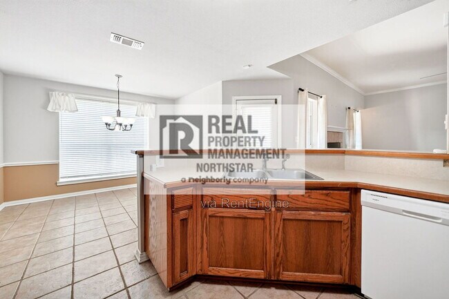 Building Photo - 308 Pin Oak Ln