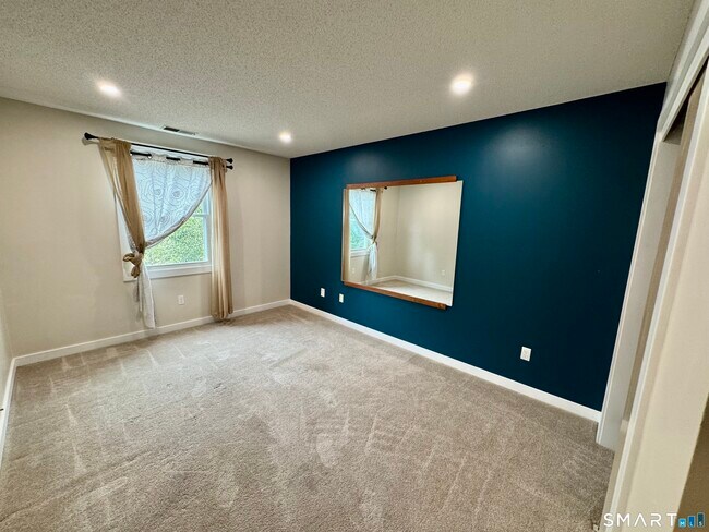 Building Photo - 58 Uplands Way