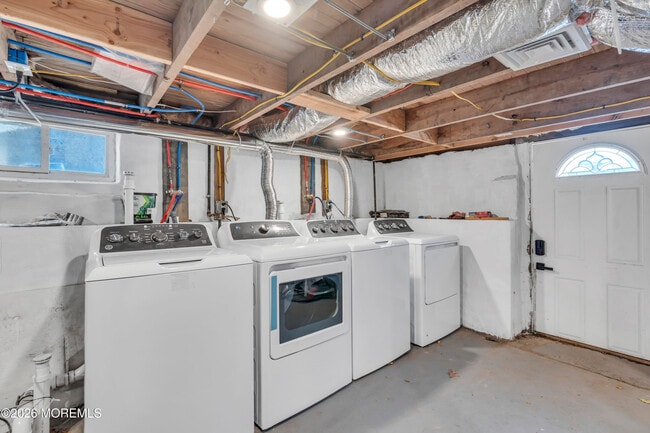 Building Photo - 709 17th Ave
