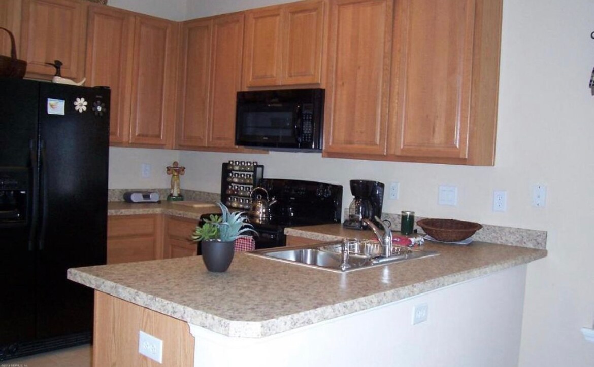 Kitchen - 420 CABERNET Place