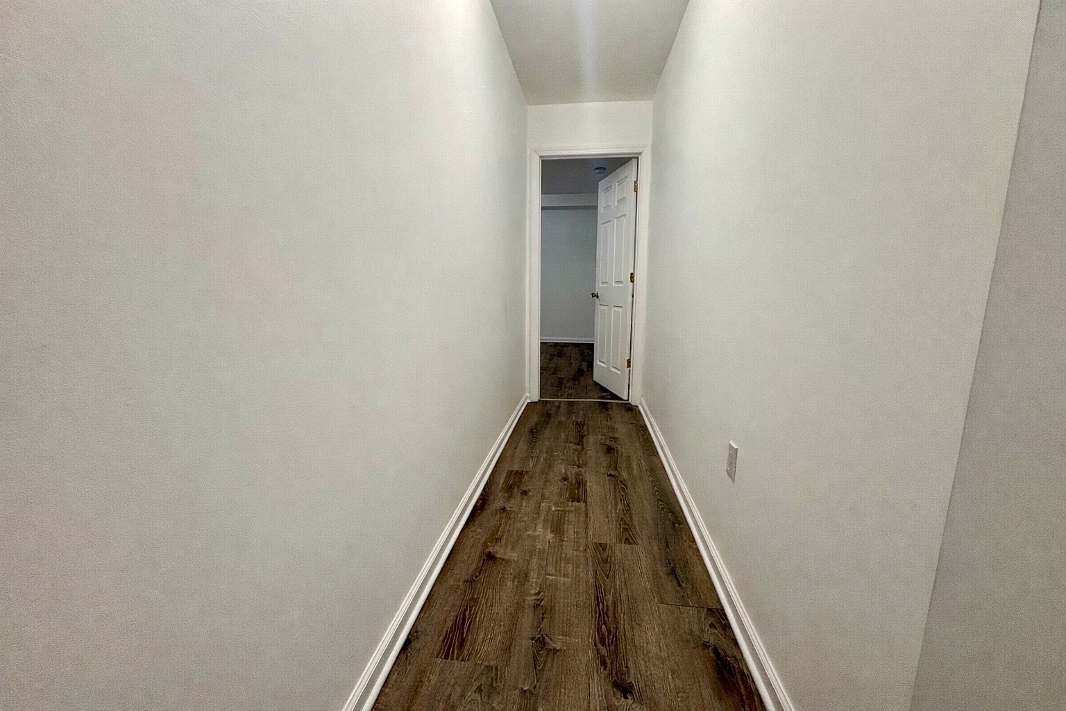 Building Photo - 2 Hollowbrook Pl