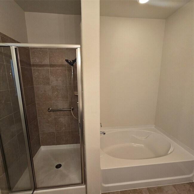 Building Photo - 8114 Summer Lake Pass Ln
