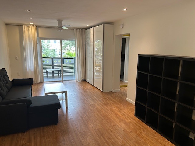 Building Photo - 534 4th Ave S