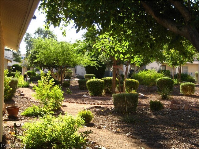 Building Photo - 2894 Lilac Ct