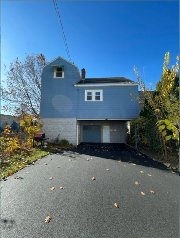 Primary Photo - 16 Mapleridge Ave