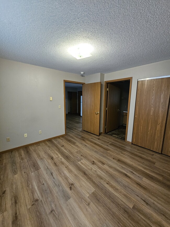 Building Photo - 8th & 8th Apartments