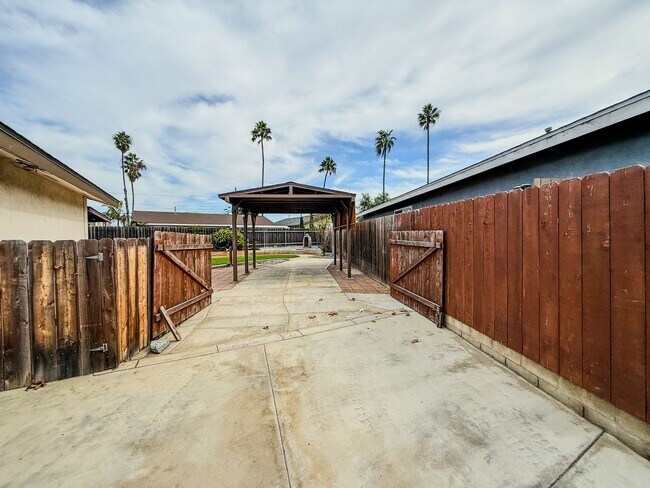 Building Photo - Beautifully remodeled home in imperial Beach