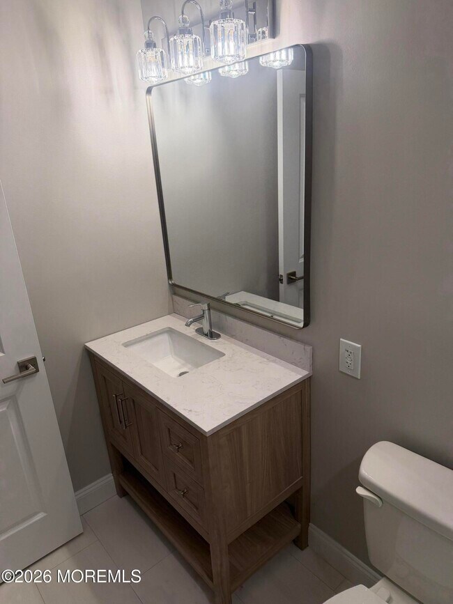 Building Photo - 8A Canton Dr