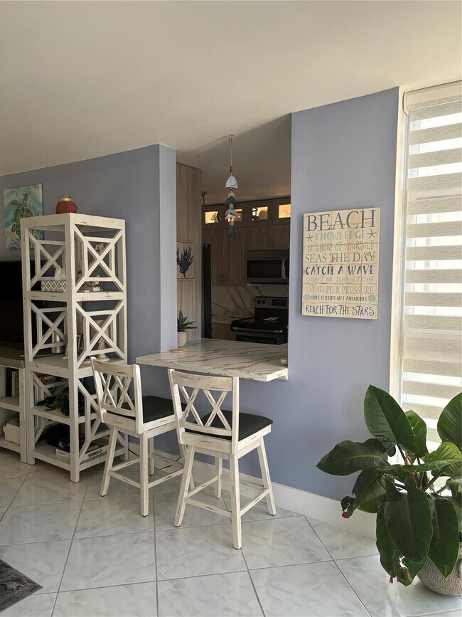 Building Photo - 1370 S Ocean Blvd