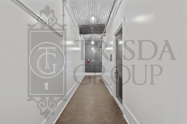 Building Photo - Modern 1 BR Apt in Mt Washington, 2 Off Street Parking Spaces, Private storage, Pets OK, W/D, DW, AC