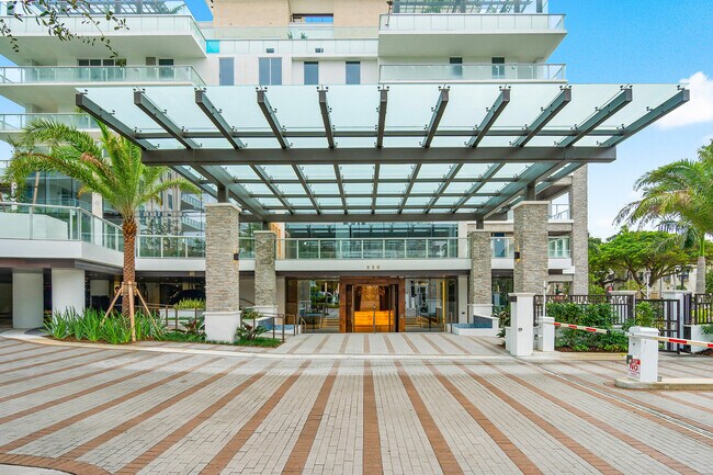 Building Photo - 220 SE Mizner Blvd