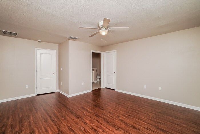 Building Photo - 3861 Strafford Pl