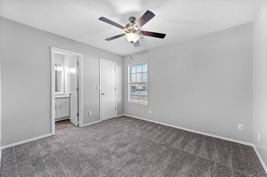 Building Photo - 4520 W Franciscan Trl