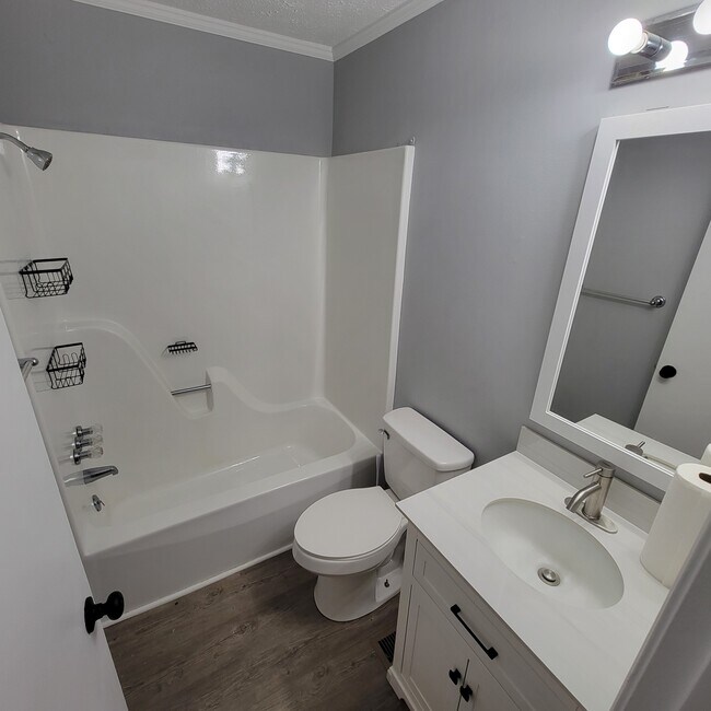 Building Photo - 10668 Old Baxter Rd