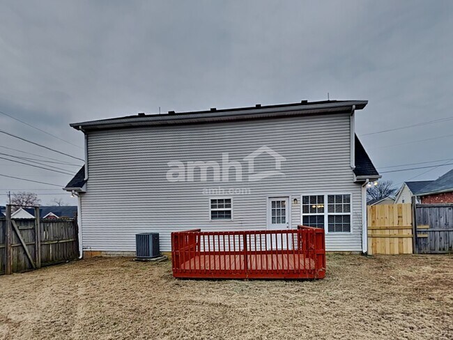 Building Photo - 1128 Eastwoods Dr