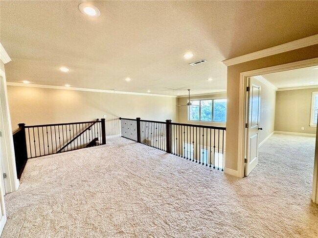 Building Photo - 6613 W Valley View Rd