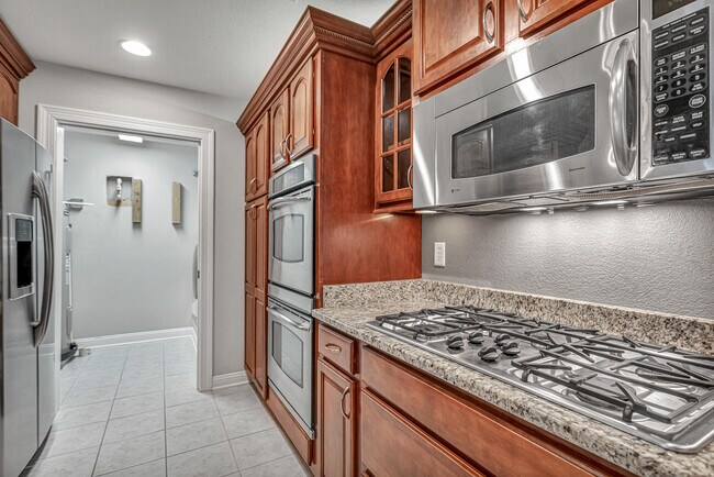 Building Photo - 4666 Sagewood Cir