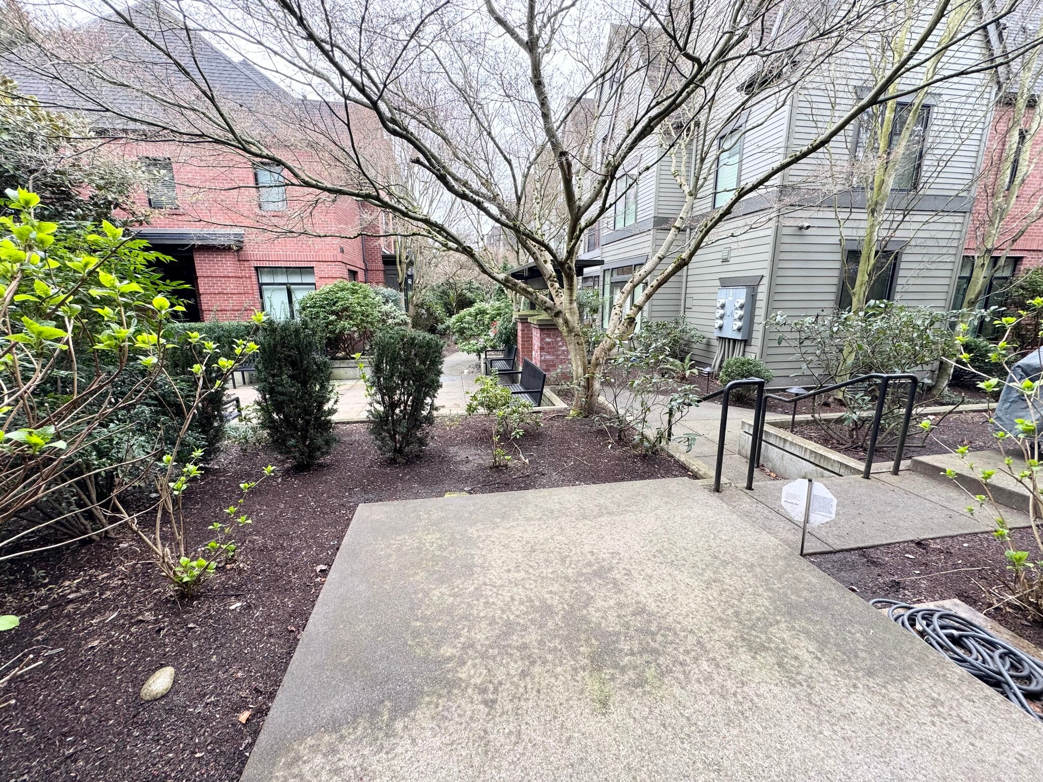 Building Photo - 1200 Bellevue Way NE