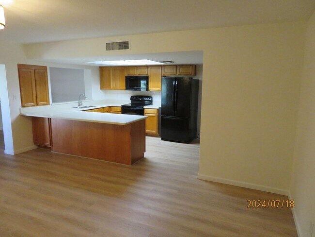 Building Photo - Centrally Located Family Home for Rent