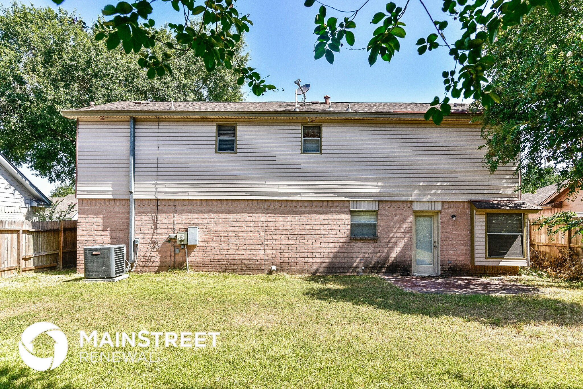 Building Photo - 14815 Oak Pines Dr