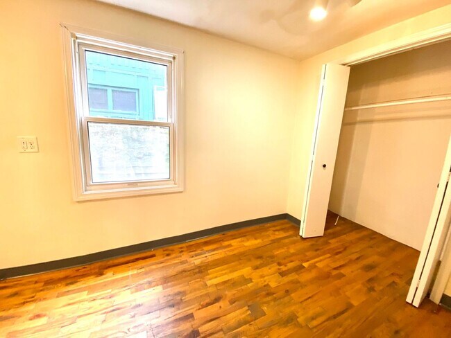 Building Photo - Huntington Ave. 2 Bed