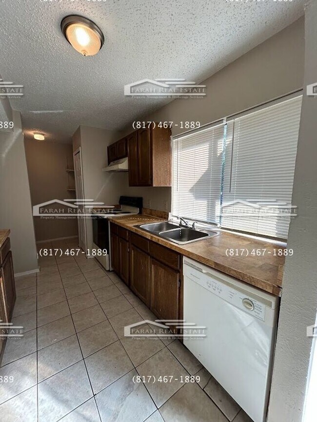 Building Photo - 3/2 in Arlington, Available Now!