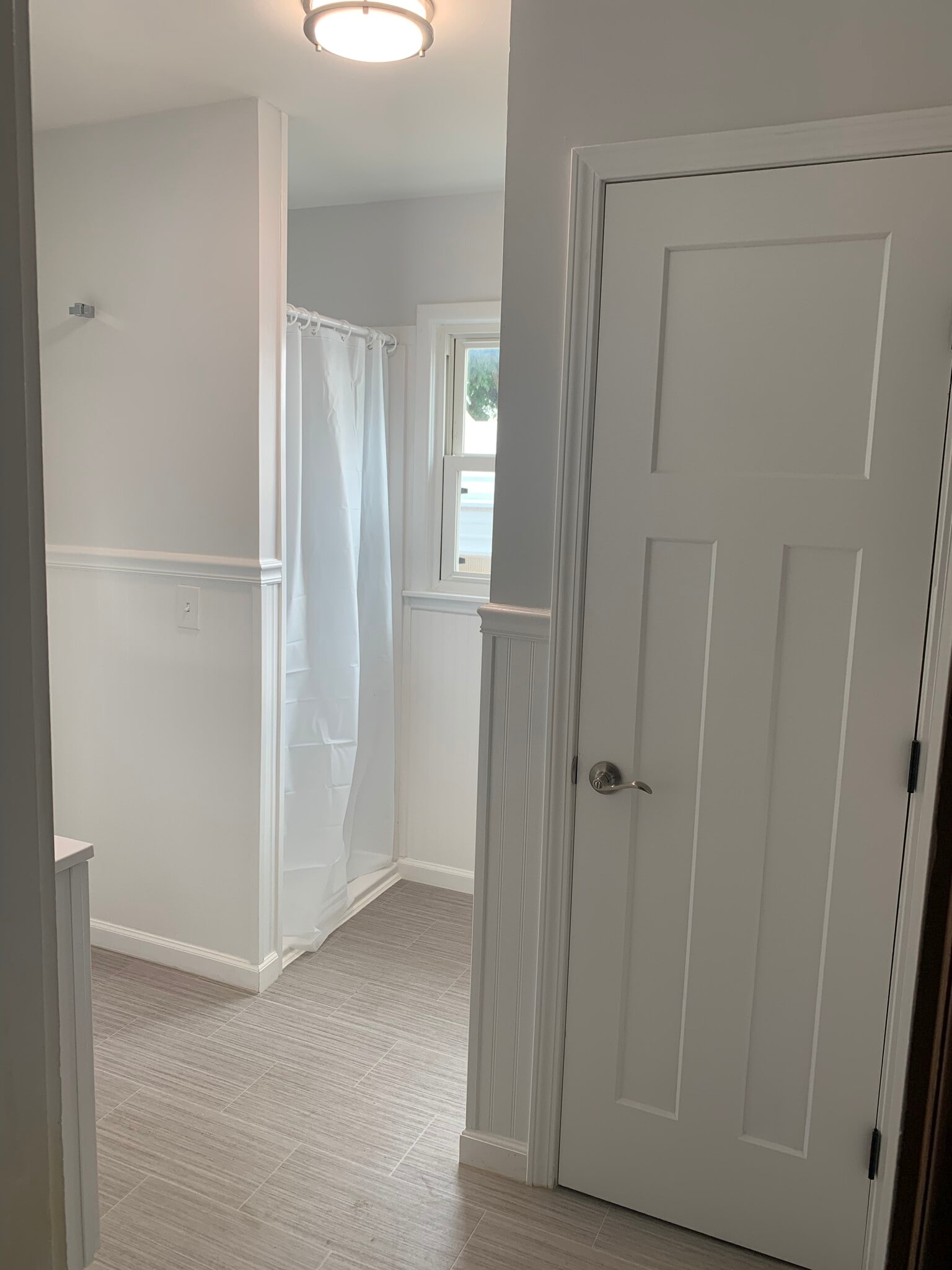Second bathroom - 1115 E MacArthur Rd