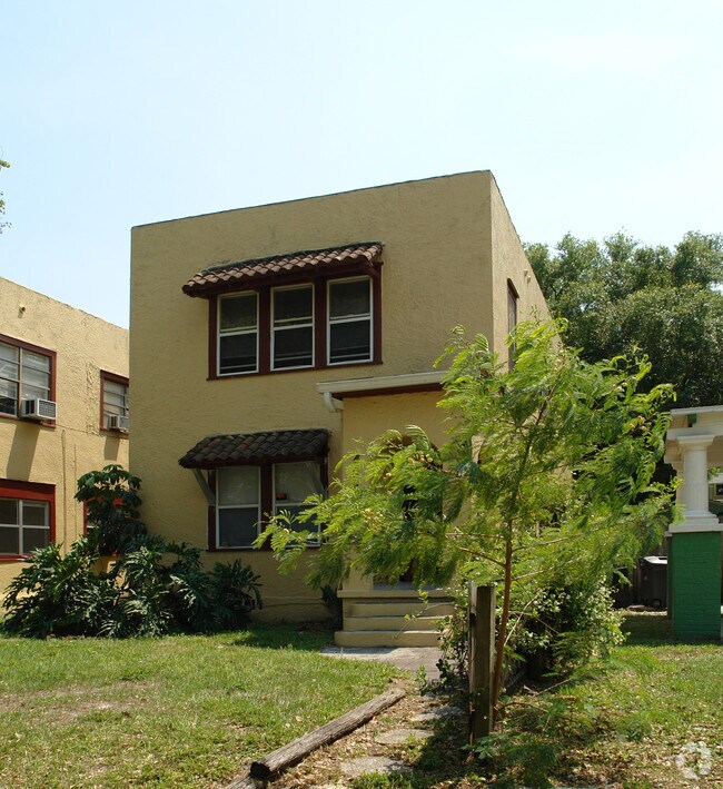 Building Photo - Mulholland Flats
