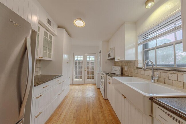 Building Photo - 1505 Woodhead St