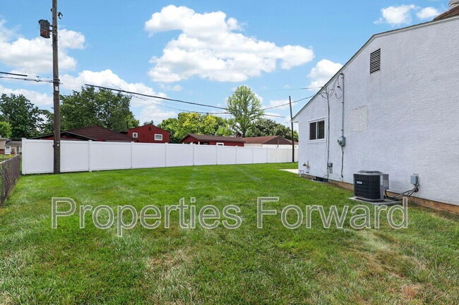 Building Photo - 3127 Thomas Ave
