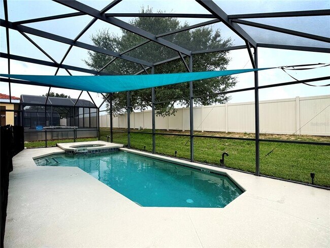 Building Photo - 538 Solana Cir