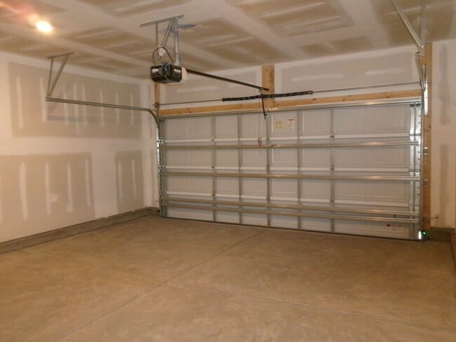 Building Photo - New Construction corner lot 5 bedroom home...