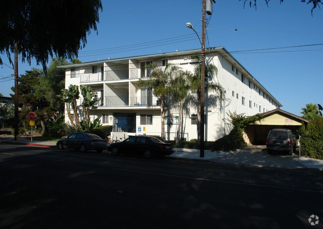 Primary Photo - Skyview Apartments