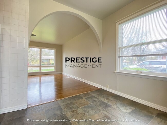 Building Photo - 3 Bedroom Home In Portage