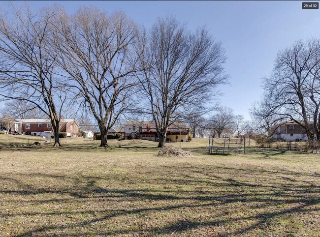 Building Photo - Charming 2 Bedroom Rental Home in Nashville with 1500 Sq Ft - Must See!