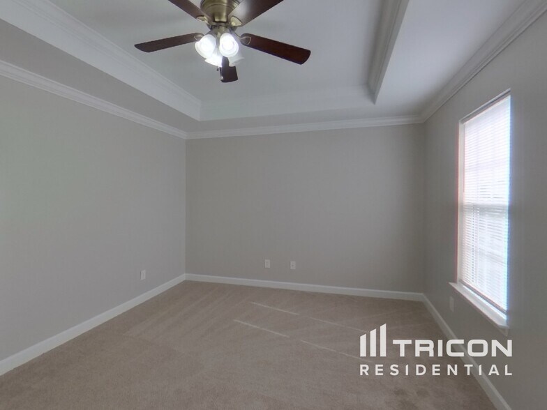 Building Photo - 4156 Broadstairs Dr SW