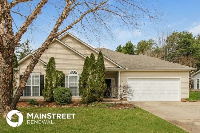 Building Photo - 7895 Sedgebrook Dr E