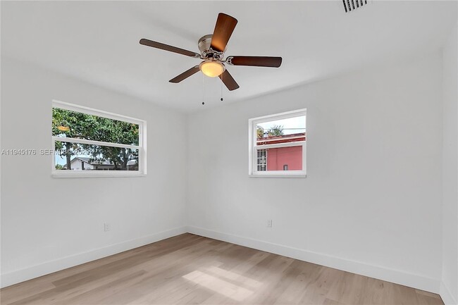 Building Photo - 18505 NW 23rd Ct