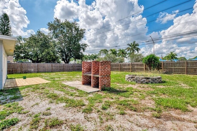 Building Photo - 5520 Hayden Blvd
