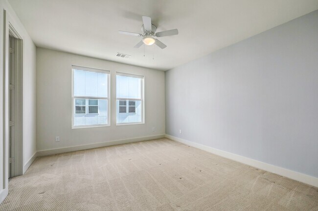 Building Photo - 4813 Martin Oaks Ln