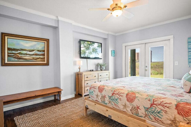 Building Photo - 165 Beach View