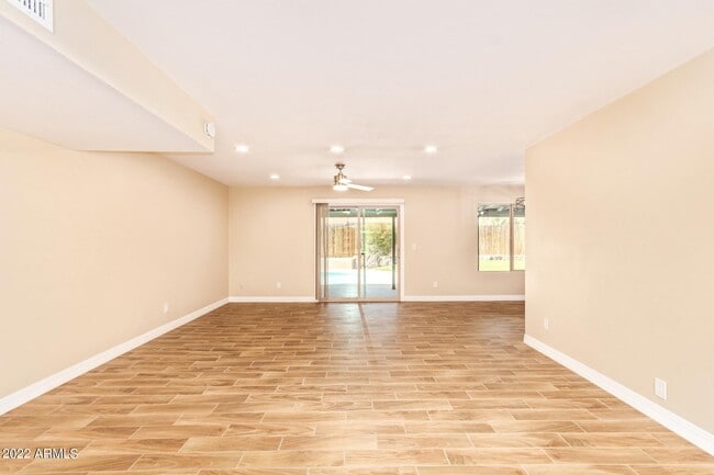 Building Photo - 5320 E Hearn Rd