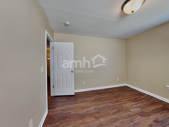 Building Photo - 238 Larktree Ln