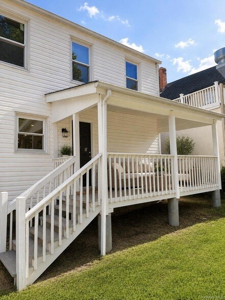 Building Photo - 164 Bedford Rd