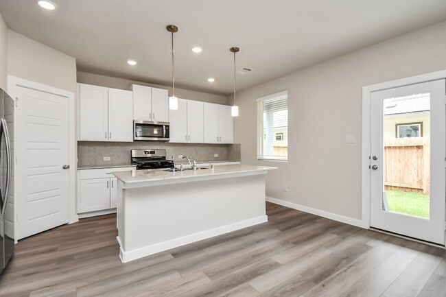 Building Photo - 8408 Rising Stream Dr