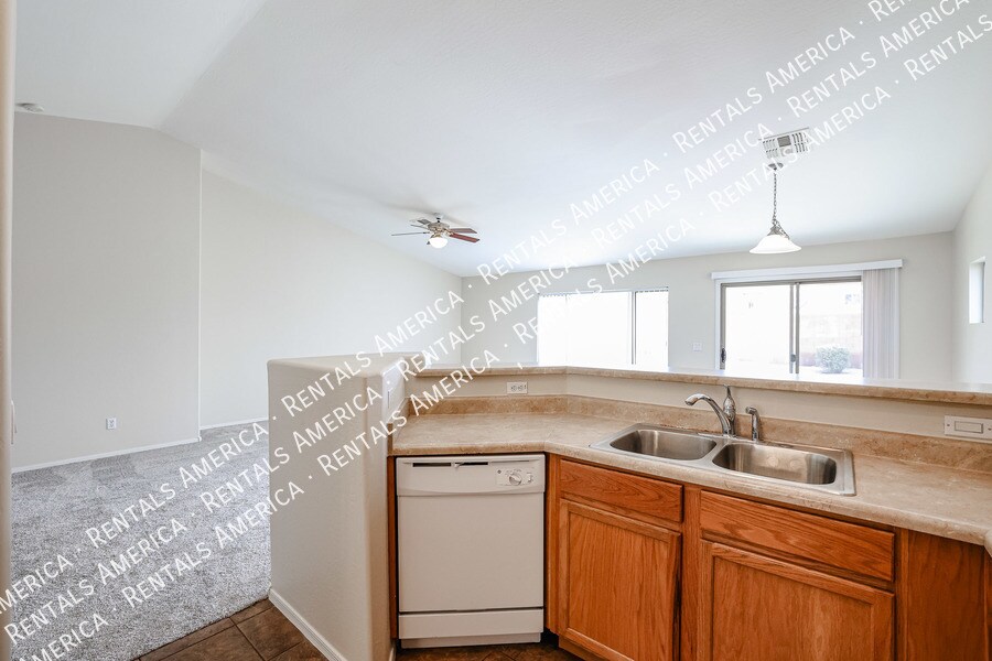 Building Photo - 6718 S Garnet Way