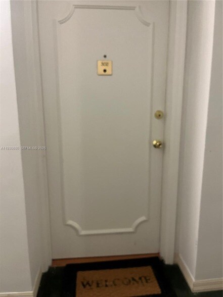 Building Photo - 1408 Brickell Bay Dr