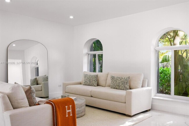 Building Photo - 1651 SW 13th Ave